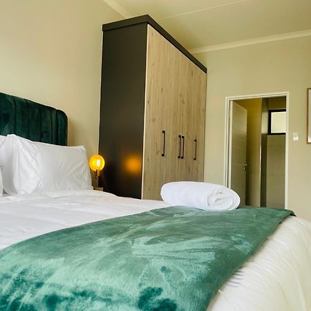 Mikeys Place On New: 2Bed2Bath No.1 With Free Wifinetflix Midrand Luaran gambar