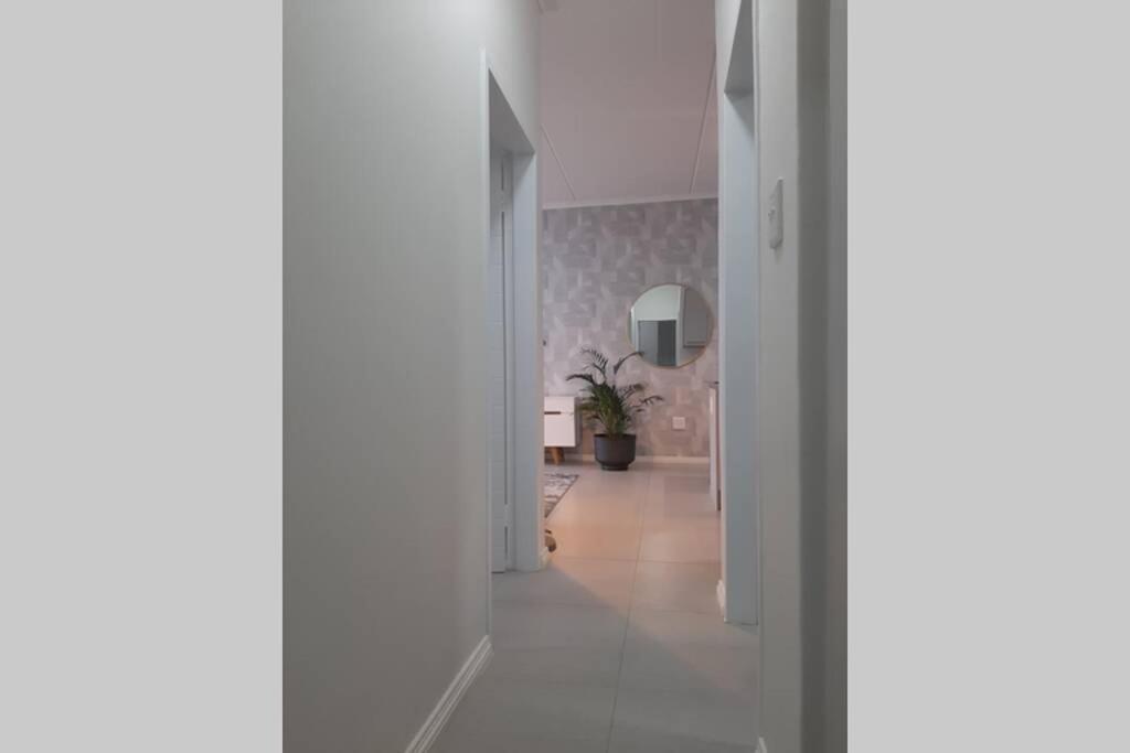 Mikeys Place On New: 2Bed2Bath No.1 With Free Wifinetflix Midrand Luaran gambar