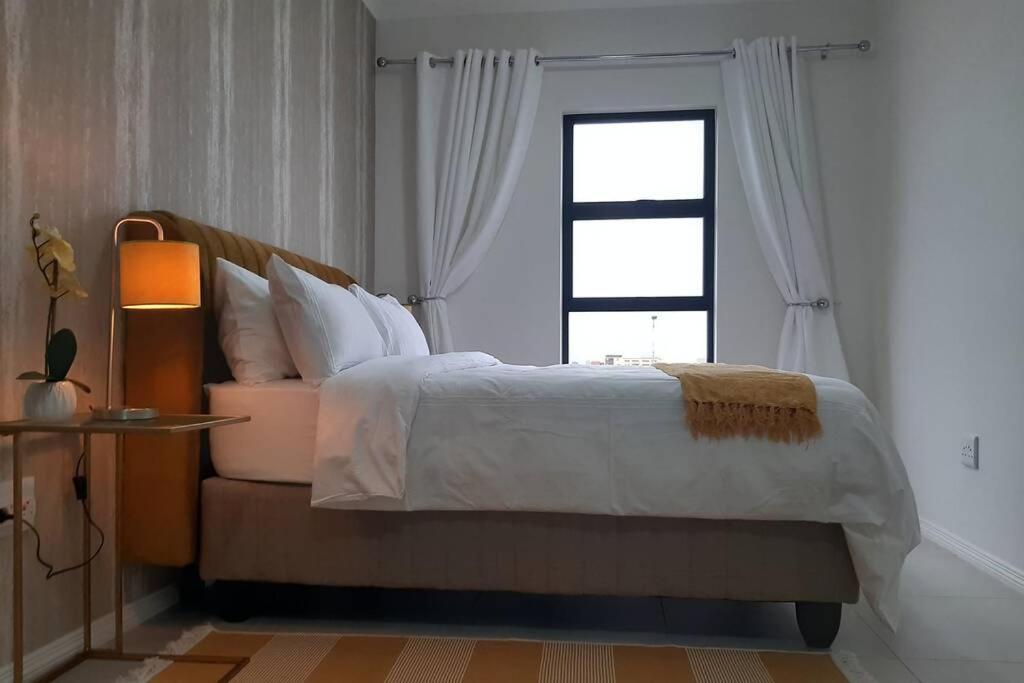 Mikeys Place On New: 2Bed2Bath No.1 With Free Wifinetflix Midrand Luaran gambar