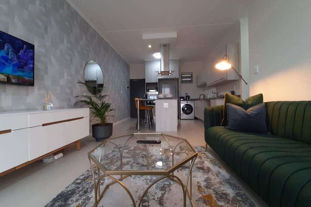 Mikeys Place On New: 2Bed2Bath No.1 With Free Wifinetflix Midrand Luaran gambar