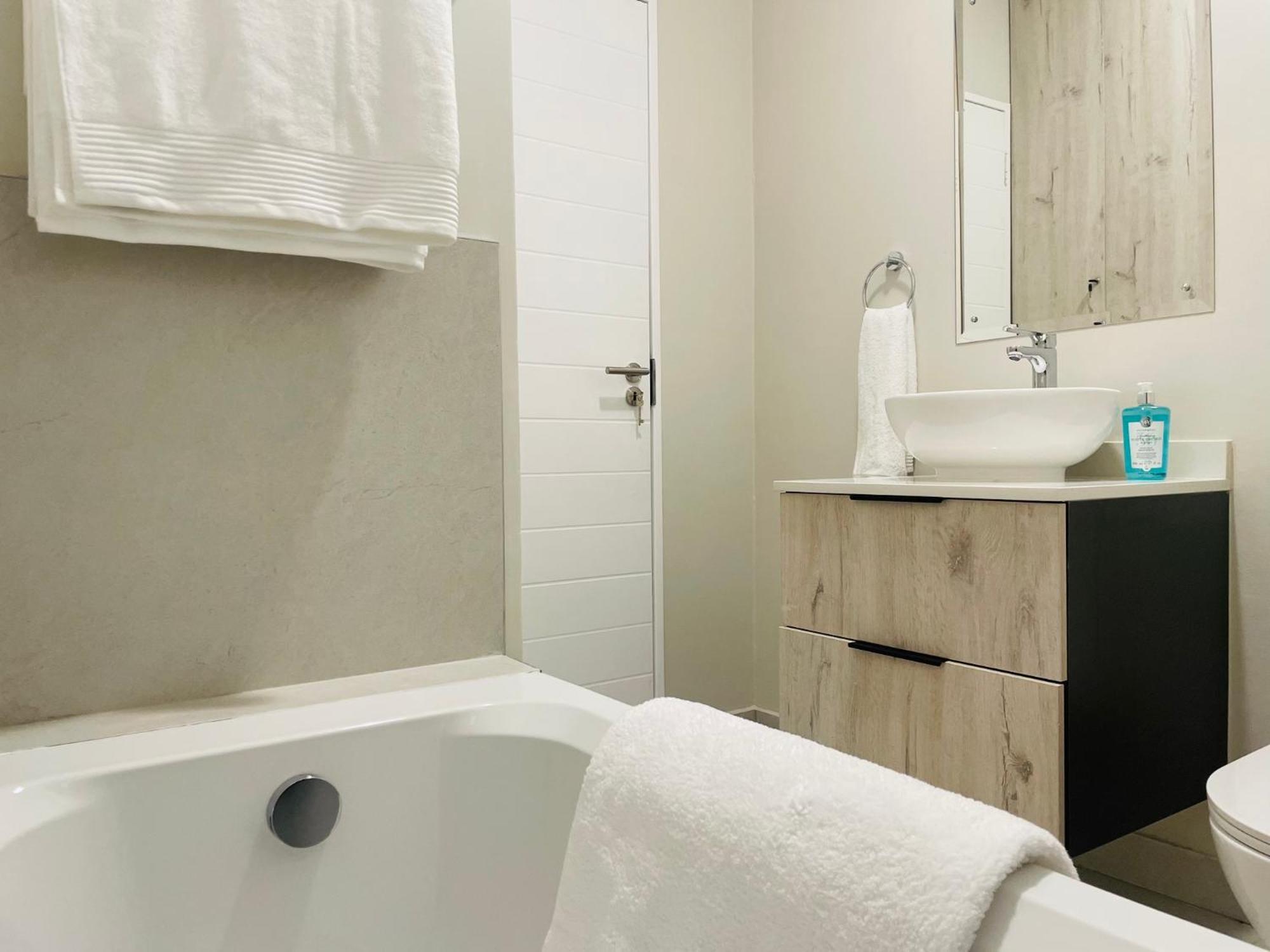 Mikeys Place On New: 2Bed2Bath No.1 With Free Wifinetflix Midrand Luaran gambar